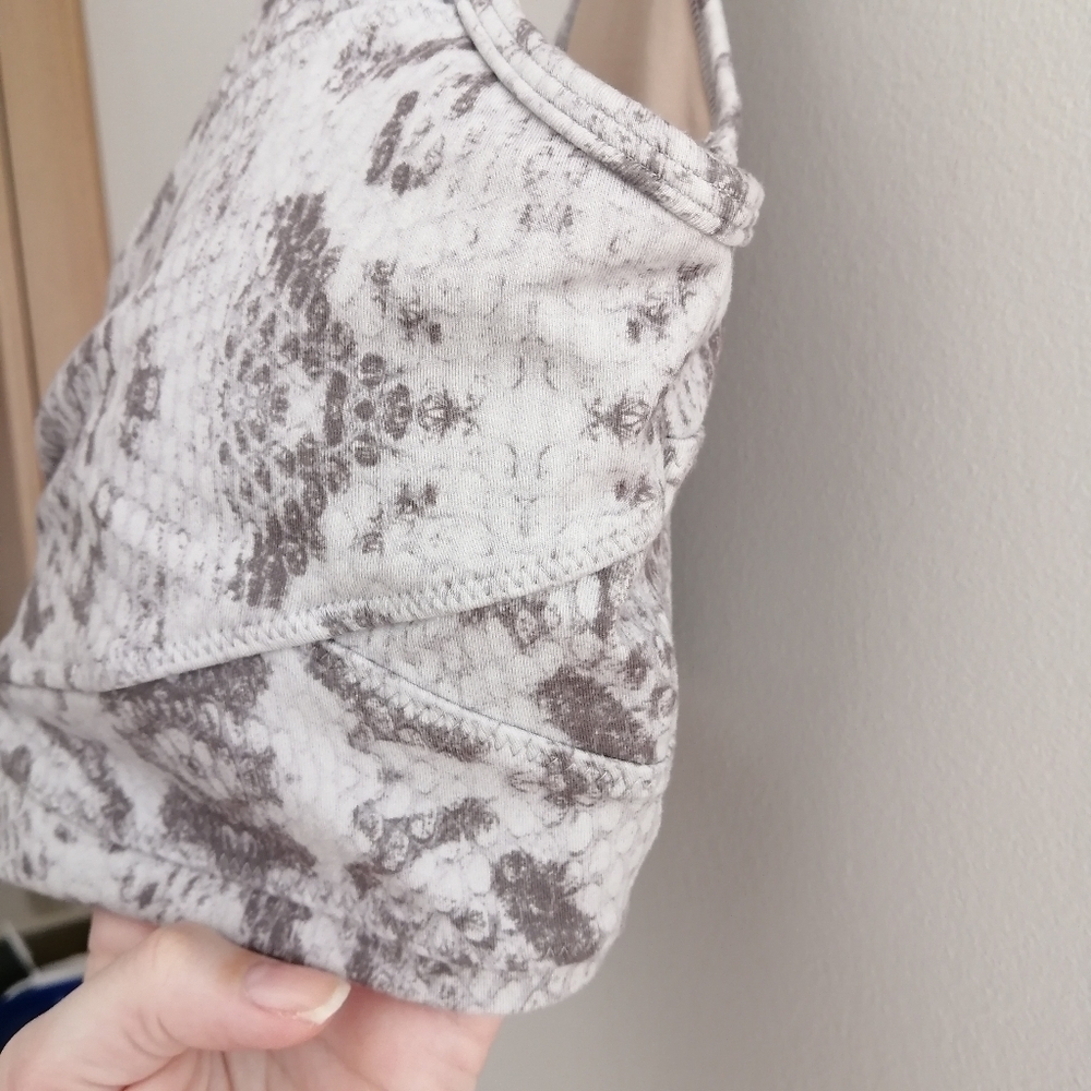 Varley Kellam Sports Bra in Taupe Grey Snake Print Large - Picture 6 of 16